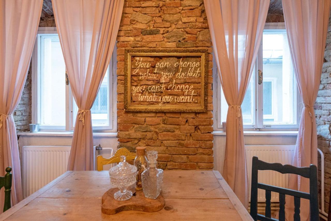 Accommodation At The Folklore Apartment Bratislava Eksteriør billede