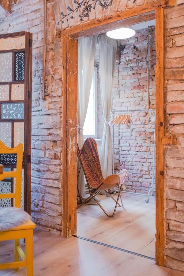 Accommodation At The Folklore Apartment Bratislava Eksteriør billede